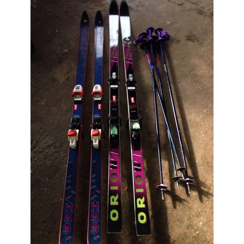 2 x sets of Skis