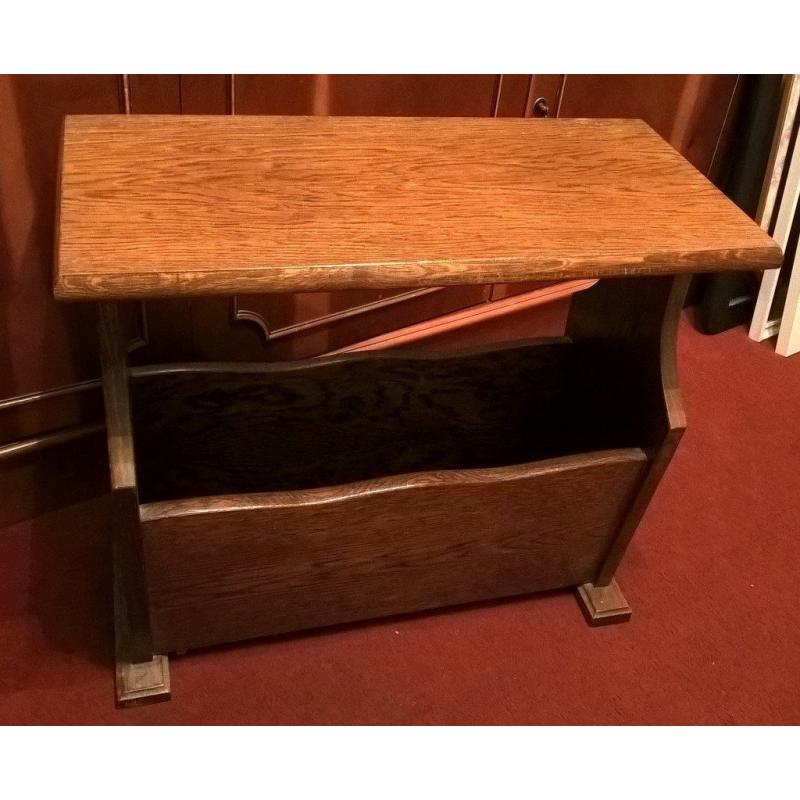 20TH CENTURY OAK MAGAZINE RACK