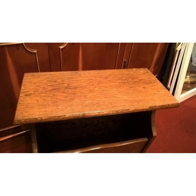 20TH CENTURY OAK MAGAZINE RACK