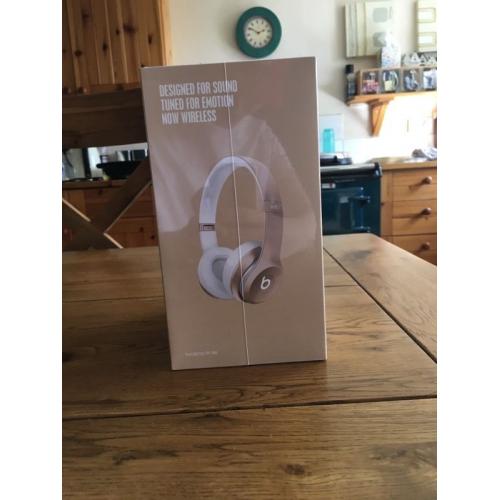 Beats Solo2 Wireless Gold Headphones