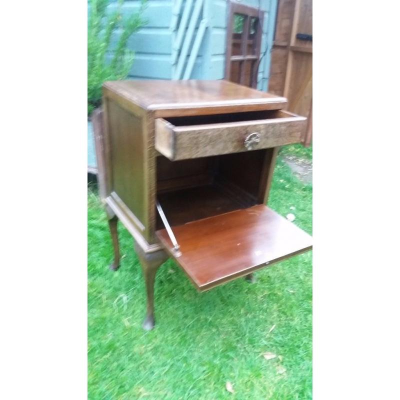 Bed side table