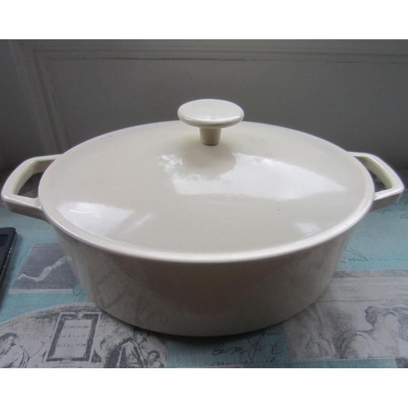 Cast iron casserole dish