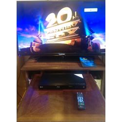 LG Blu-Ray HDMI Player in Excellent Condition! (Blu-Ray, DVD, CD, USB, MP3)