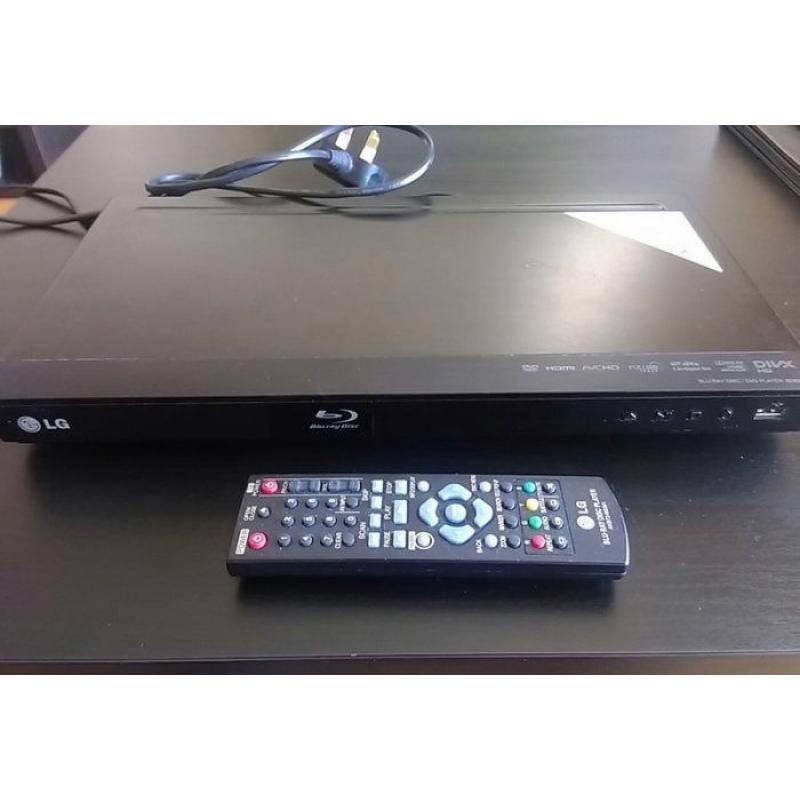 LG Blu-Ray HDMI Player in Excellent Condition! (Blu-Ray, DVD, CD, USB, MP3)