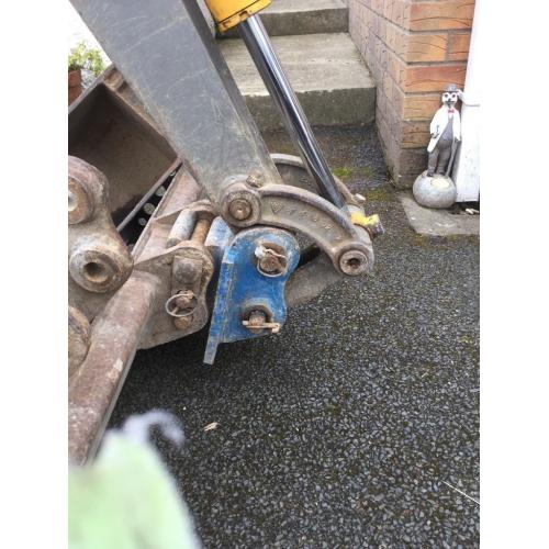 JCB 1.5 tonne mini digger