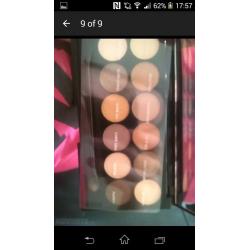 Eye shadow pallets