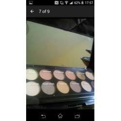 Eye shadow pallets