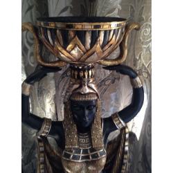 Egyptian lady Jardinere