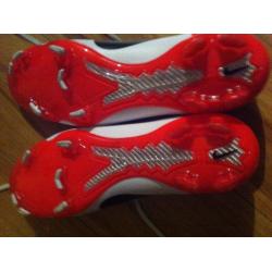 NIKE RONALDO BOOTS. SIZE 10. PINK AND WHITE. WORN TWICE