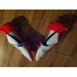NIKE RONALDO BOOTS. SIZE 10. PINK AND WHITE. WORN TWICE