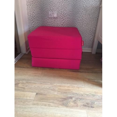 Fushcia pink chairbed