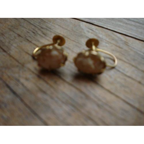 9ct Gold Cameo Earrings------screw on