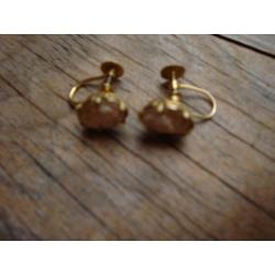 9ct Gold Cameo Earrings------screw on