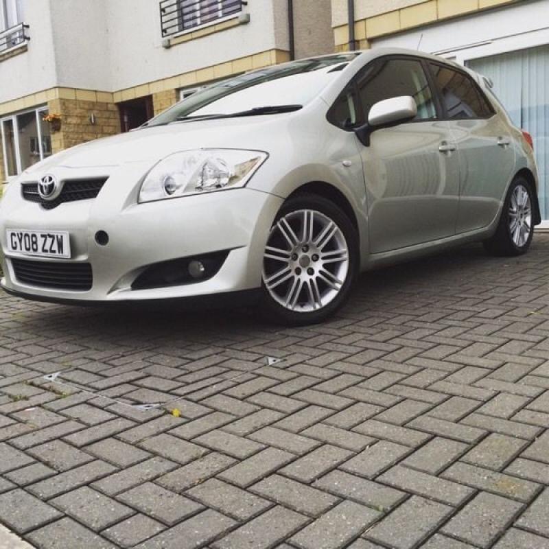 TOYOTA AURIS SR LOW MILAGE IMMACULATE CONDITION