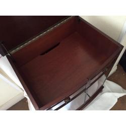 Exceptional Quality Mahogany Cabinet made by Bevan Funnell