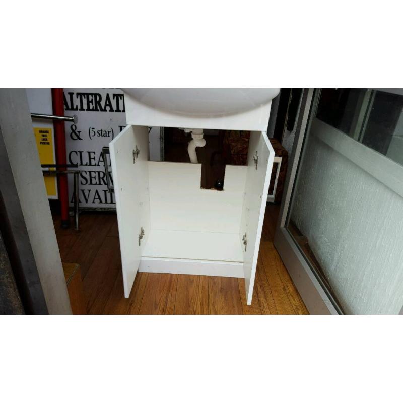 Sink with cabinet
