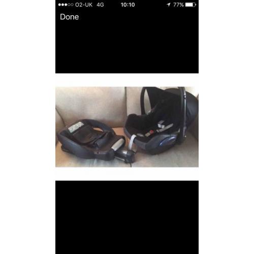 Maxi Cosi car seat and adapter