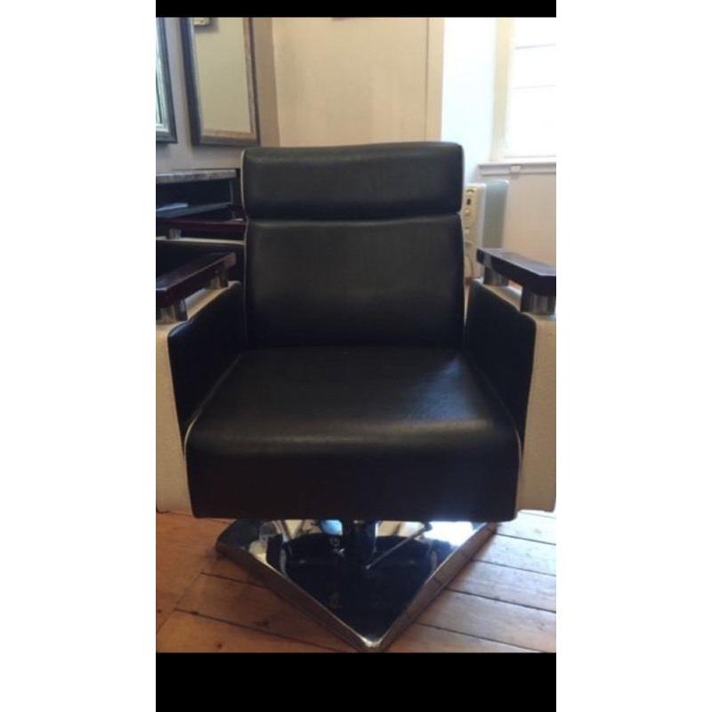 Barber Chairs - Beauty Chair (4 available)