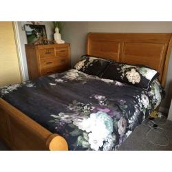 Solid wood sleigh bed