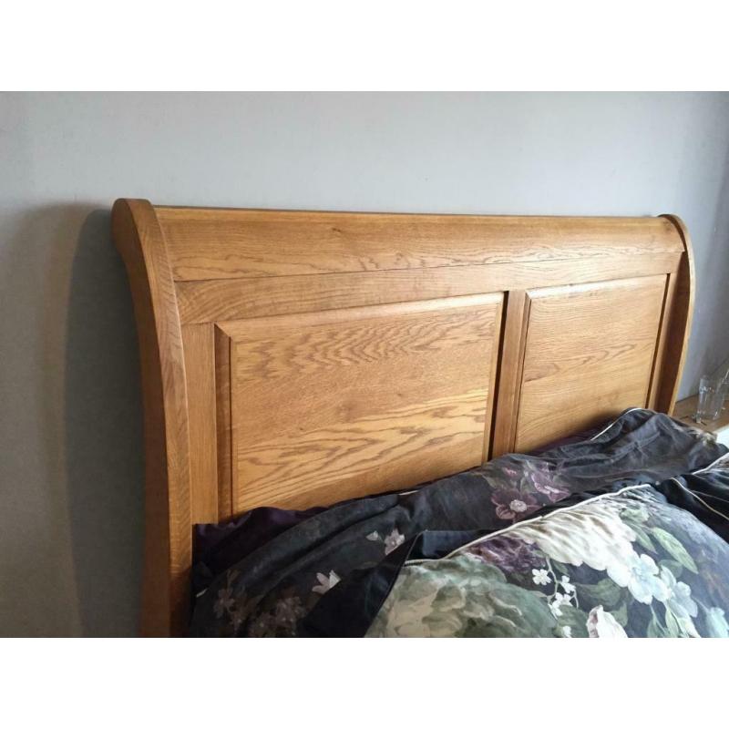Solid wood sleigh bed