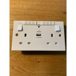 WiFi Socket Range Extender + USB charger