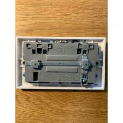 WiFi Socket Range Extender + USB charger