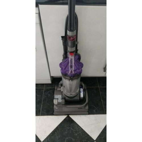 Used Dyson DC33 hoover (Please read product description