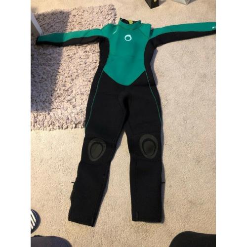 Winter wet suit, age 12 years