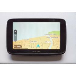 5" TomTom GO 5200 ADVANCED GPS Sat Nav Lifetime WORLD MAPS Sim Wi-Fi - RRP ?299 ( NO OFFERS, PLEASE)