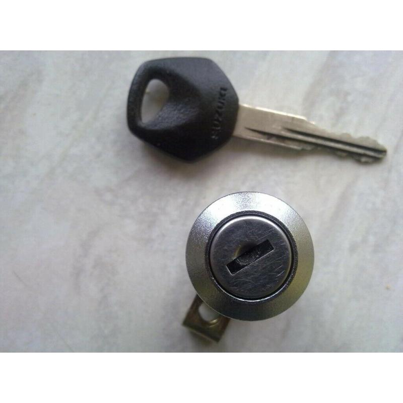 gsxr1000 k3 full lockset also fits sv650,1000 , matching set one key fits all