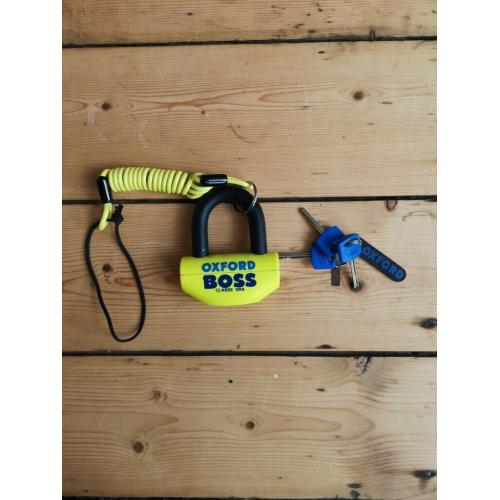 USED OXFORD Boss motorbike disc lock size medium ? 14mm diameter shackle. Comes with set of 3 keys.