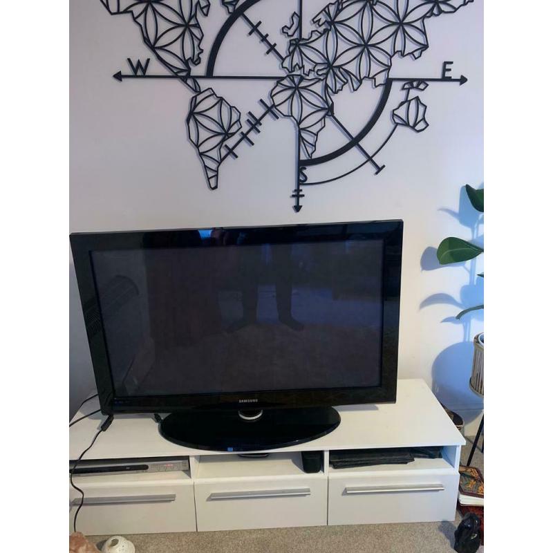 42 inch Samsung HD TV