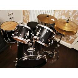 Drum kit inc. snare drum and stool