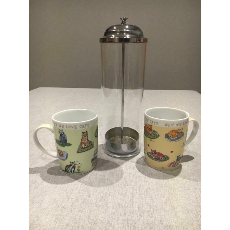 Cat mugs and straw dispenser