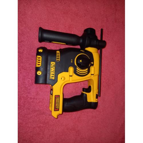 DeWalt DCH253 SDS Rotary Hammer Dril 18v - 5ah battery -Brand New
