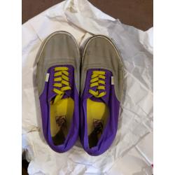 Used vans shoes size 9