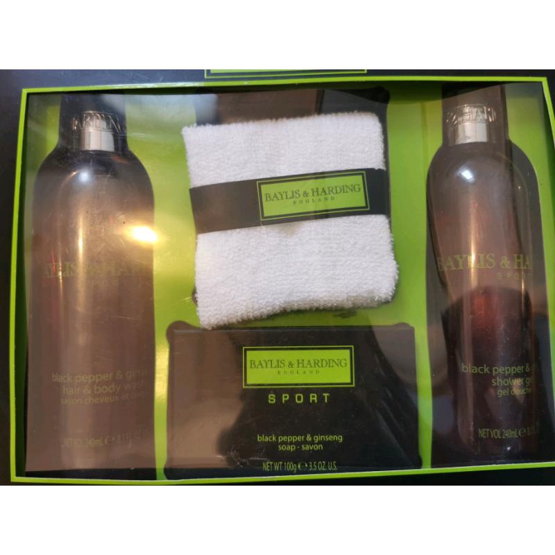 Bath gift sets. Baylis & Harding, Alex Gerrard, Body shop. New