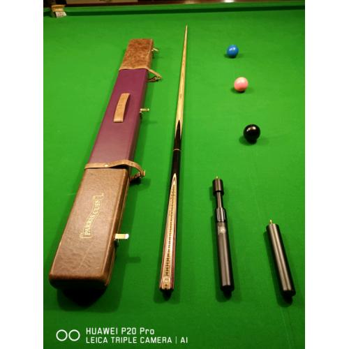 John PARRIS.. LIMITED EDITION 3/4 CUE UNIQUE DESIGN. AS NEW