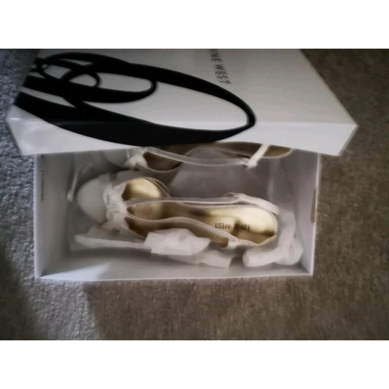 White /diamontie sandles