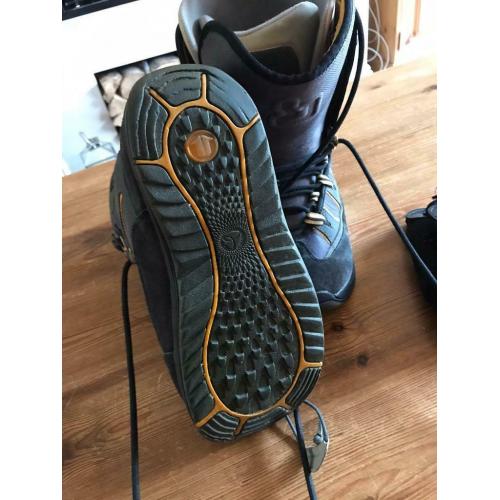 Snow boarding Boots