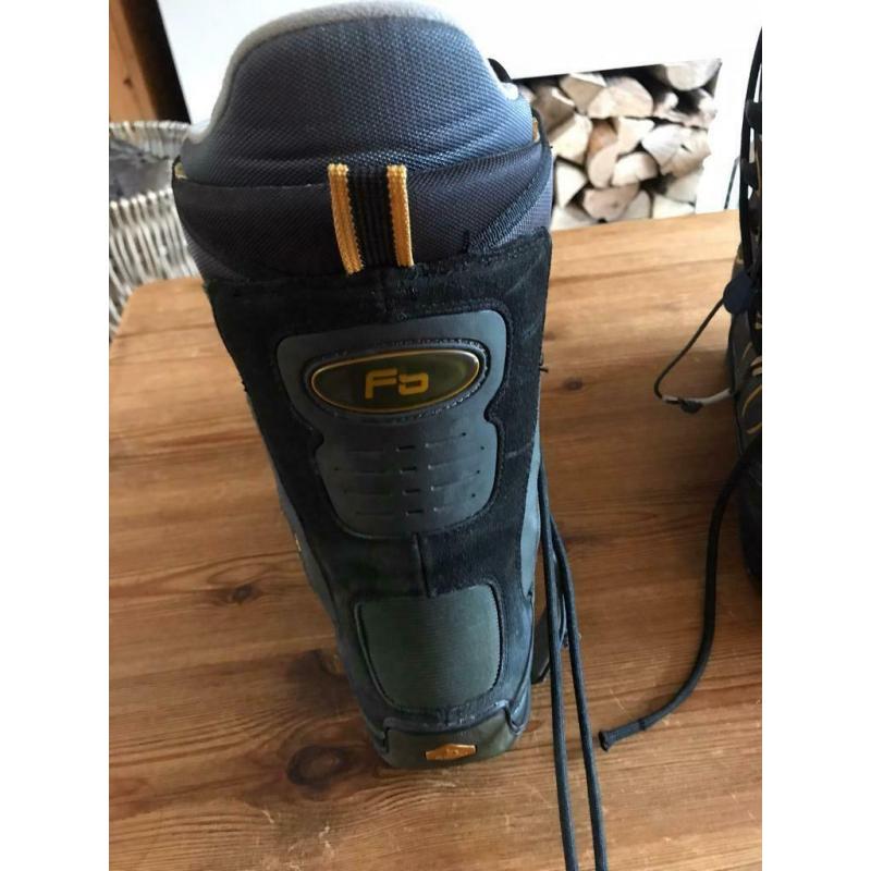 Snow boarding Boots