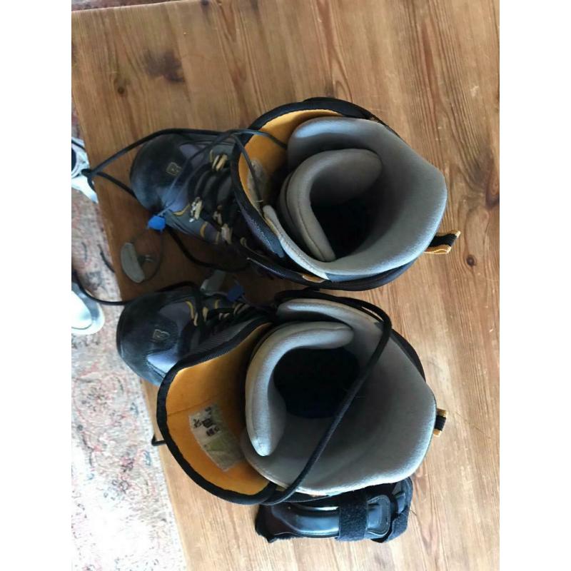 Snow boarding Boots