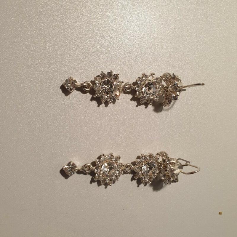Silver Artificial Necklace With Earrings, Bracelet And Head Piece Kids Jewellery Set