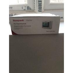 Honeywell T4 ProgrammableThermostat