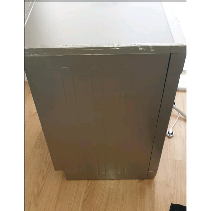 Currys Essential Dishwasher