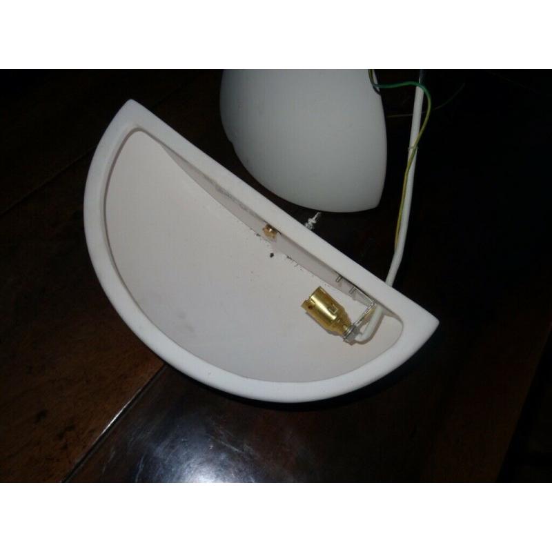 UPLIGHTS X2 -WHITE PORCELAIN - 240V. NEW