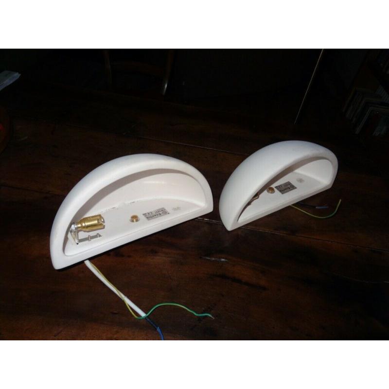 UPLIGHTS X2 -WHITE PORCELAIN - 240V. NEW