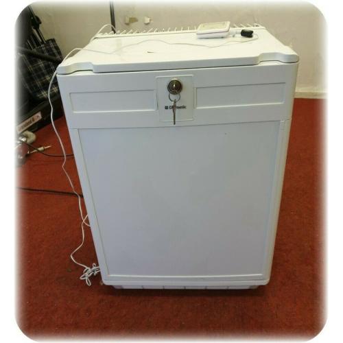 COUNTER TOP MEDICAL, DRUGS VACCINE PHARMACY LOCKABLE FRIDGE. HOSPITAL. CARE HOME DOCTOR