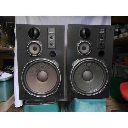 REALISTIC MACH TWO SPEAKERS VINTAGE HI-FI .