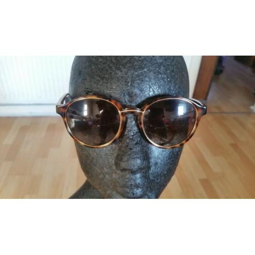Stunning LINDA FARROW Designer Ladies Sunglasses